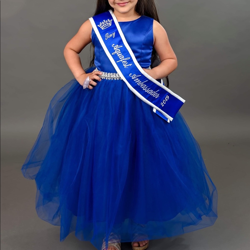 Pagent dress